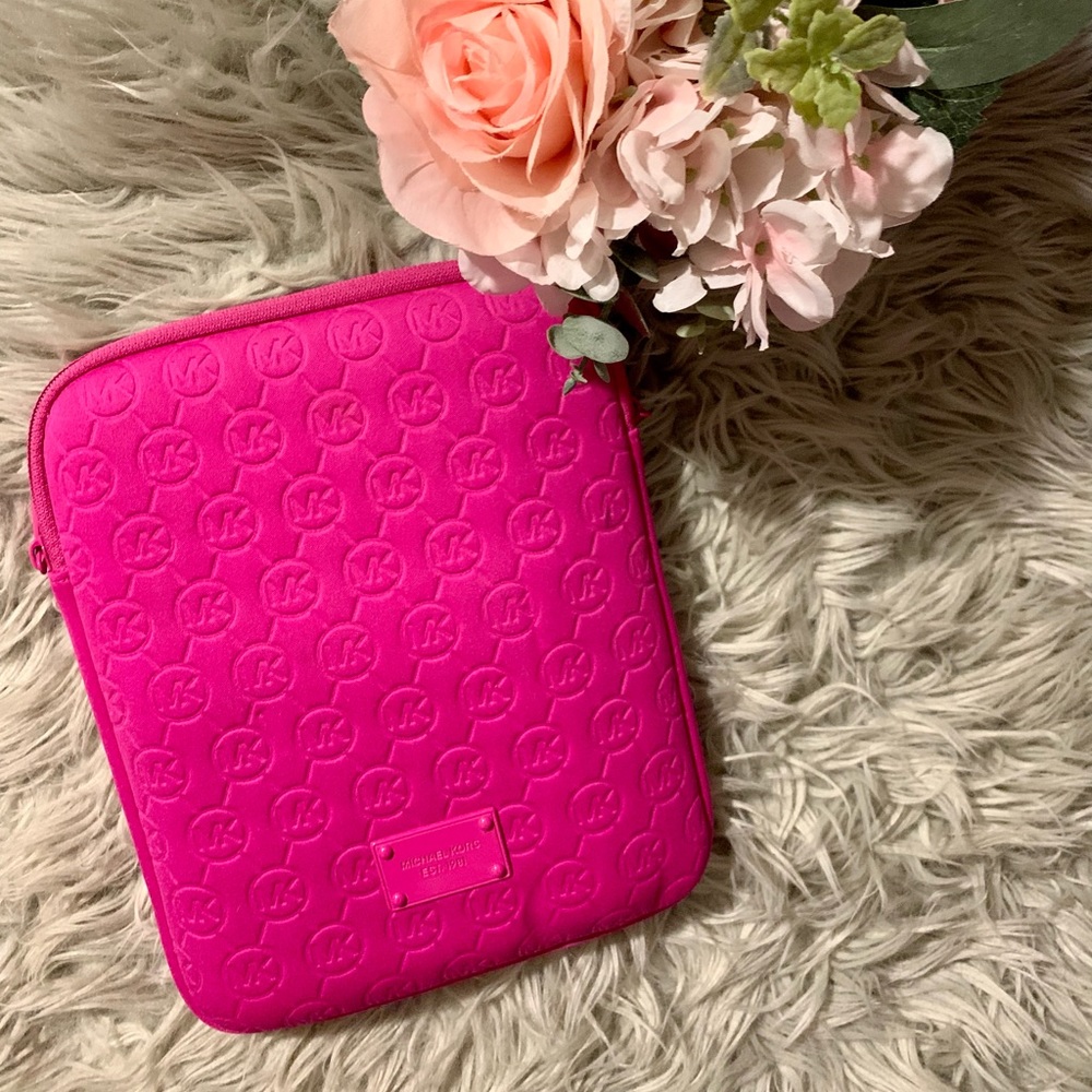 Michael Kors Pink Cushion IPad Case ✨